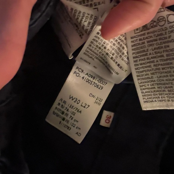 Levi’s Surplus Straight Women’s Pants in color Black Iris 30x27 - Picture 4 of 4